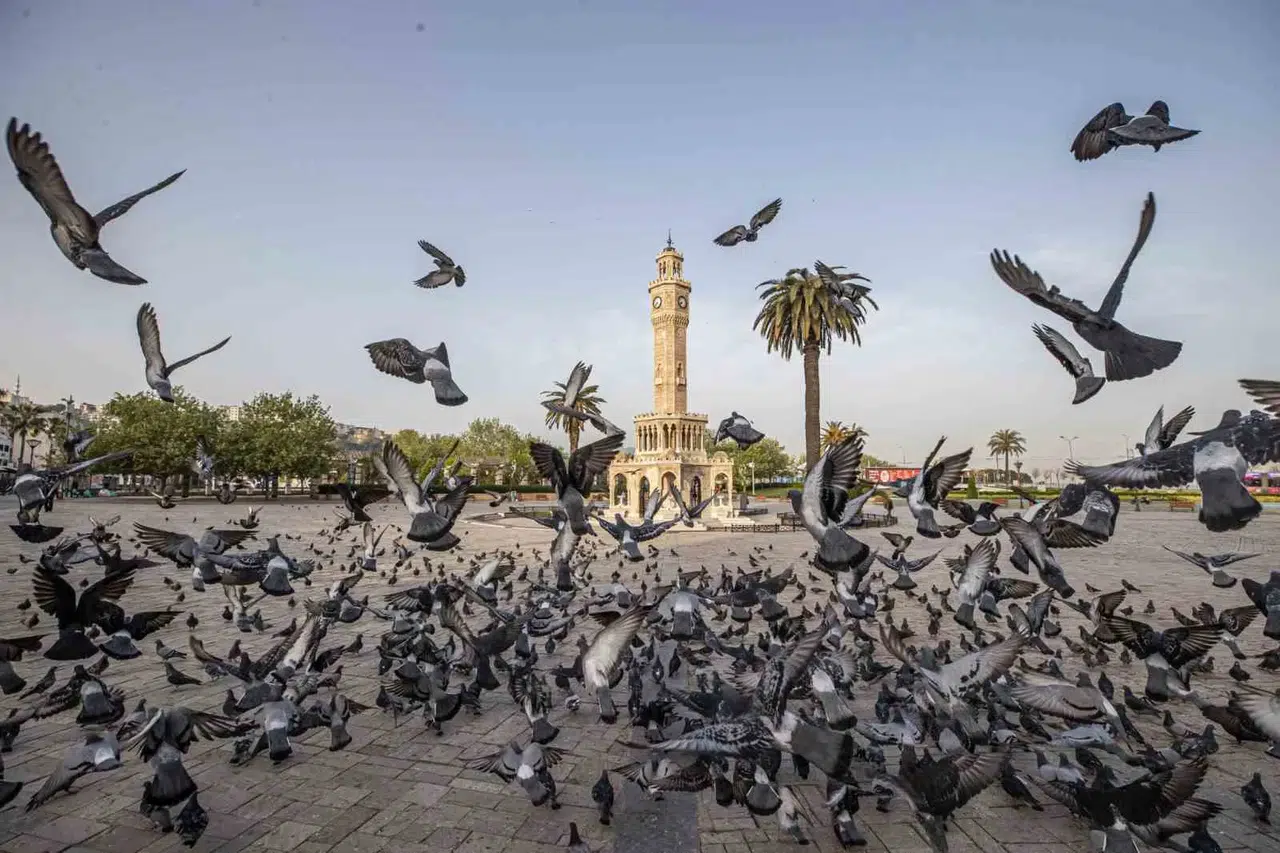 İzmir’in asırlık zaman bekçisi: 125 yıllık mekanizma hala ilk günkü gibi tıkır tıkır işliyor
