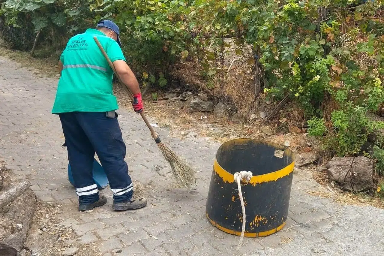 Efeler'de temizlik seferberliği: Eğrikavak daha ferah bir görünüme kavuştu