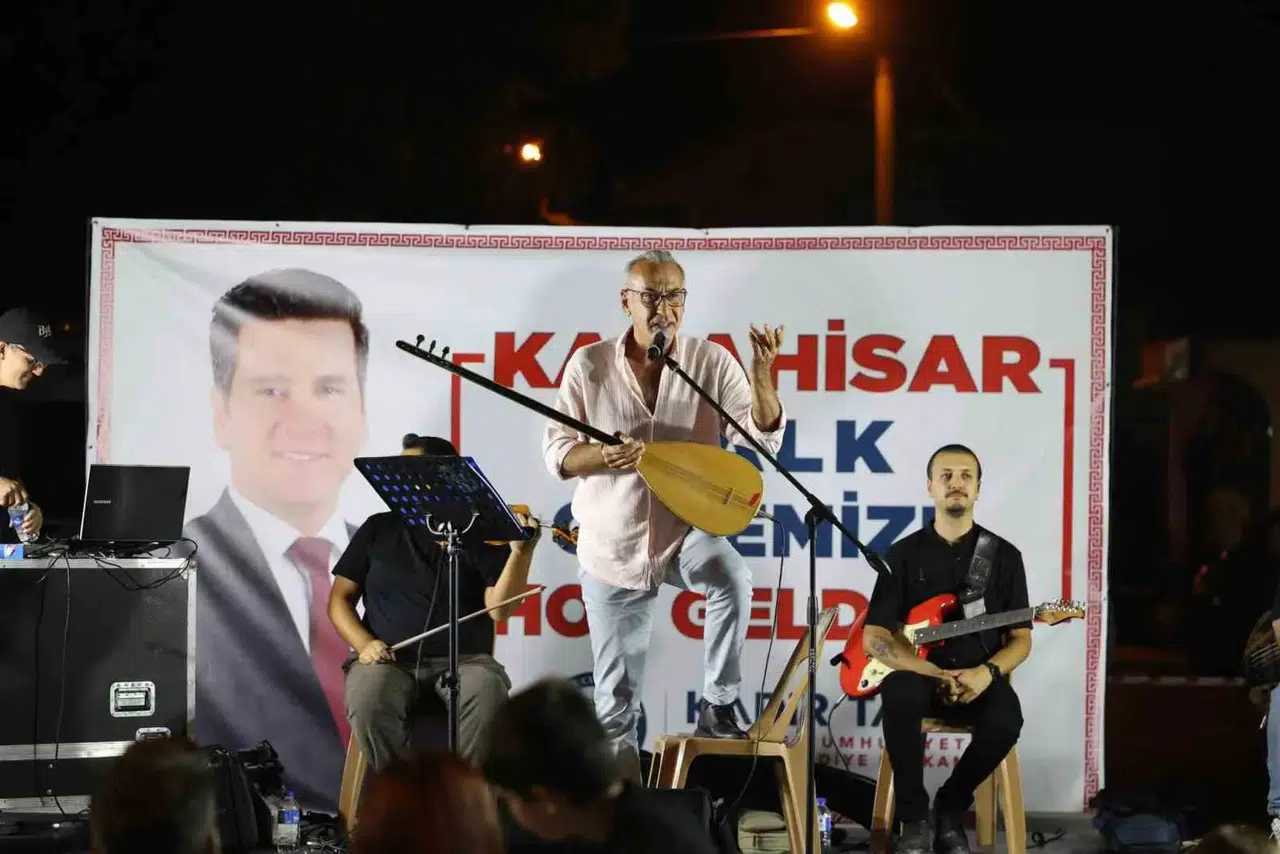 Karahisar’da unutulmaz gece: İsmail Barkan rüzgarı esti