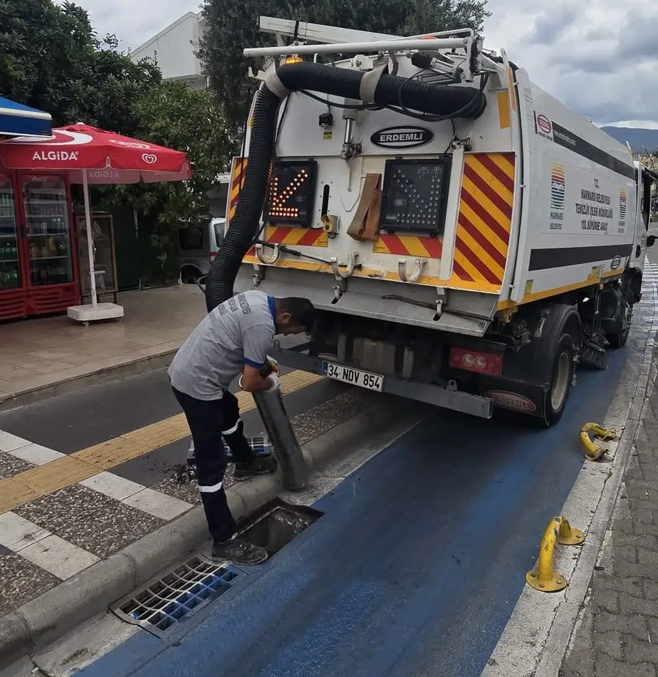 Marmaris’te kış mesaisi: Sel baskınlarına karşı önleyici temizlik seferberliği