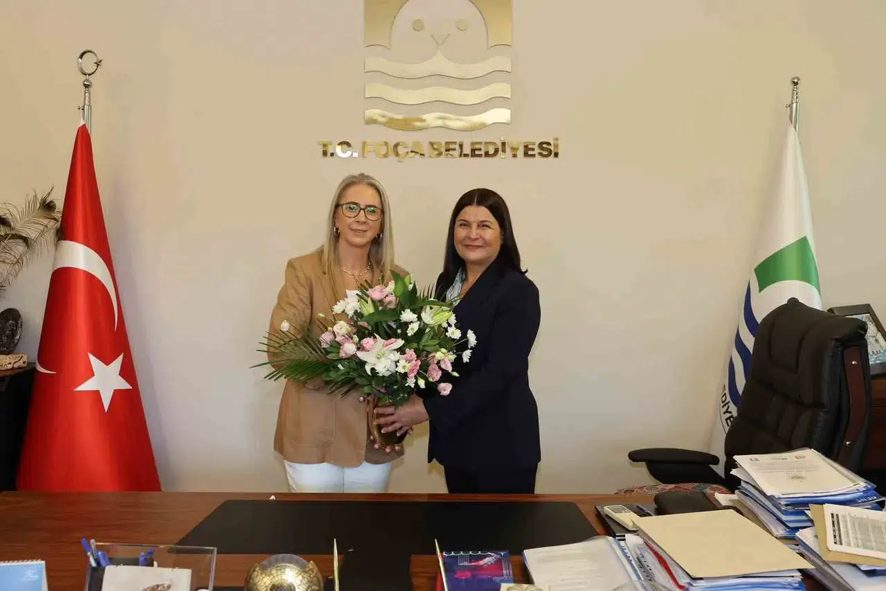 Foça'da yeni dönem: AK Parti'den belediyeye yakın markaj