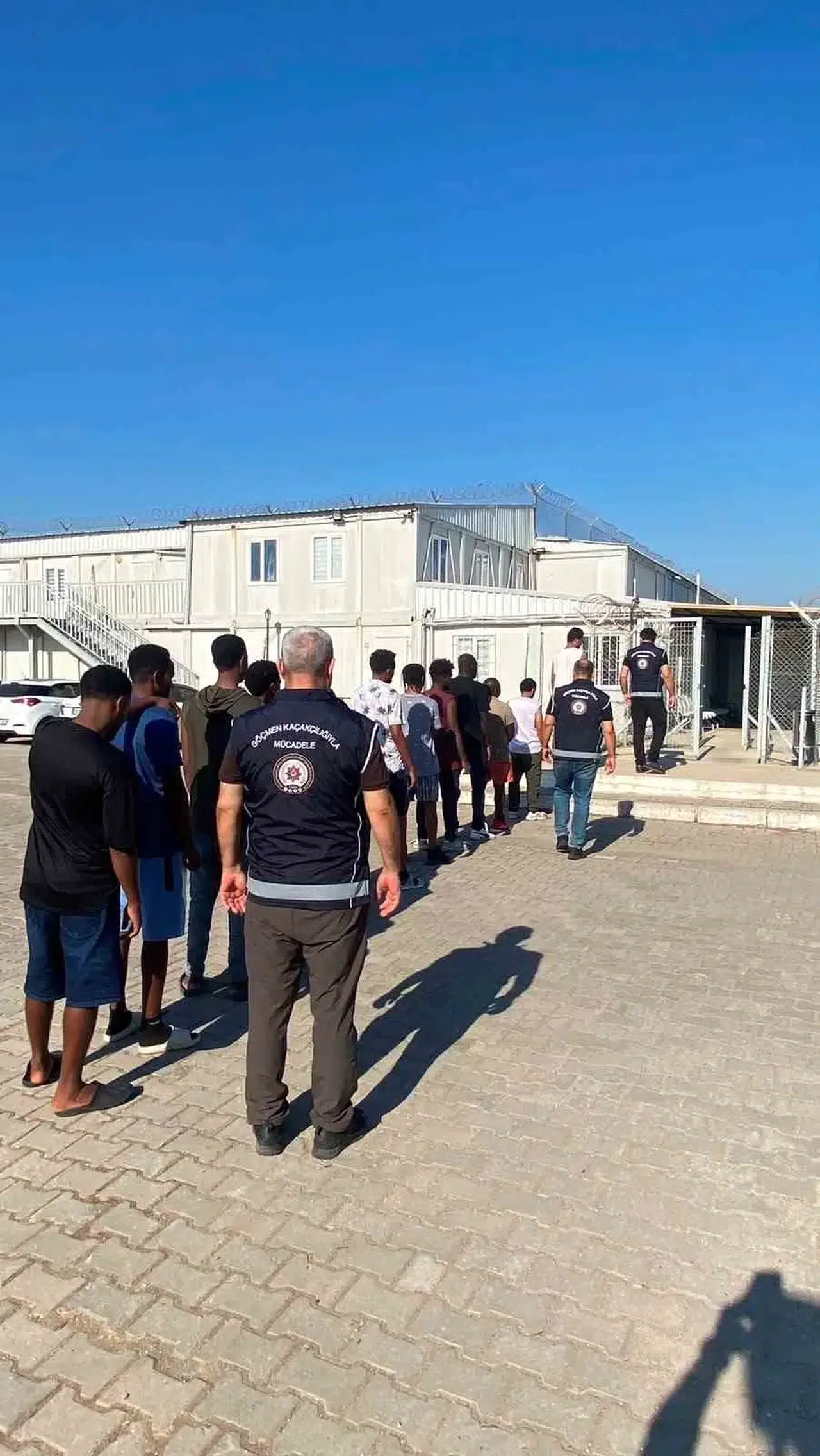 Aydın'da göçmen kaçakçılarına geçit yok: Evini kaçış noktasına çeviren şüpheli cezaevinde