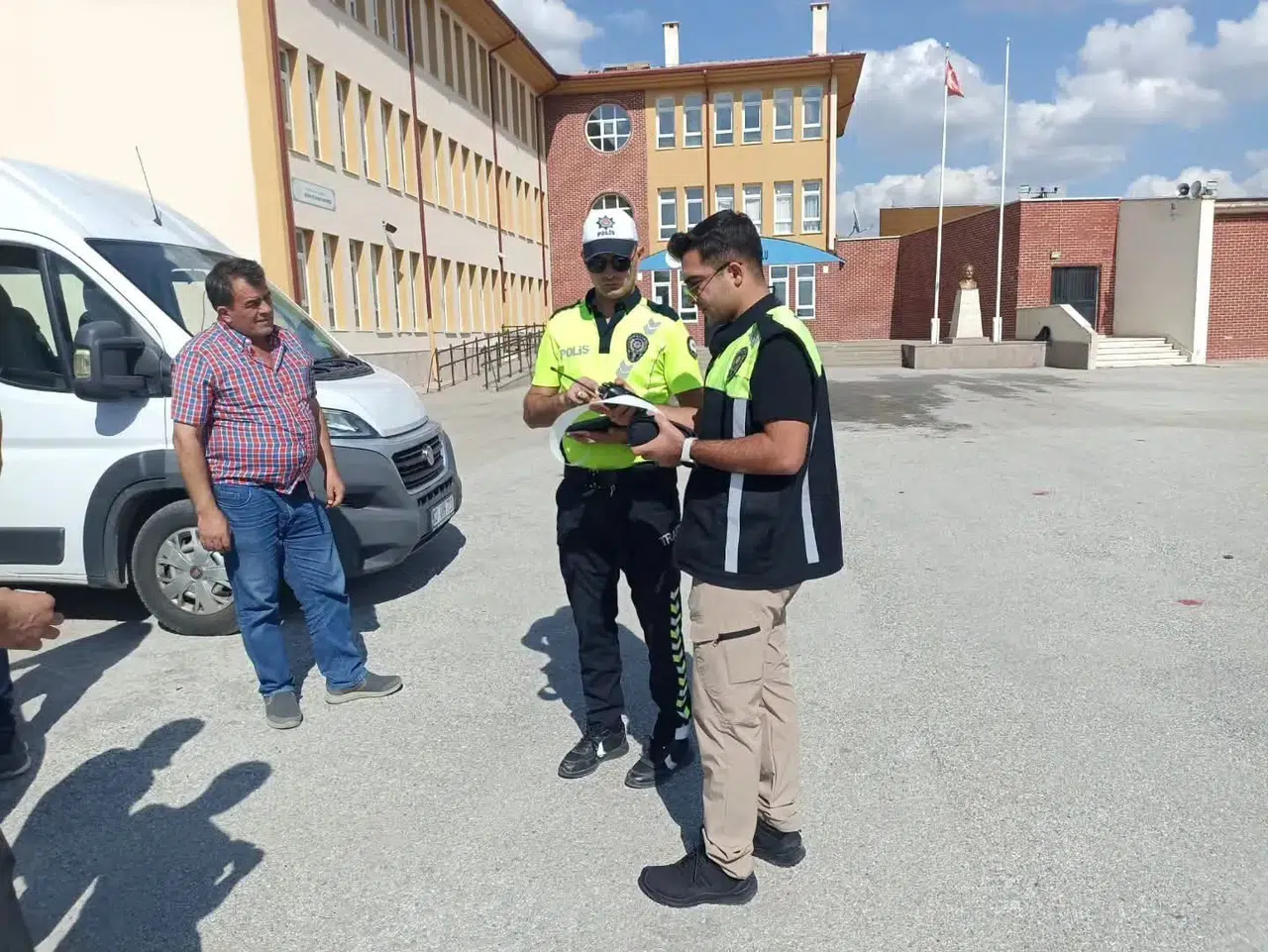 Sandıklı’da öğrencilerin güvenliği için sıkı takip: Ekipler sahaya indi