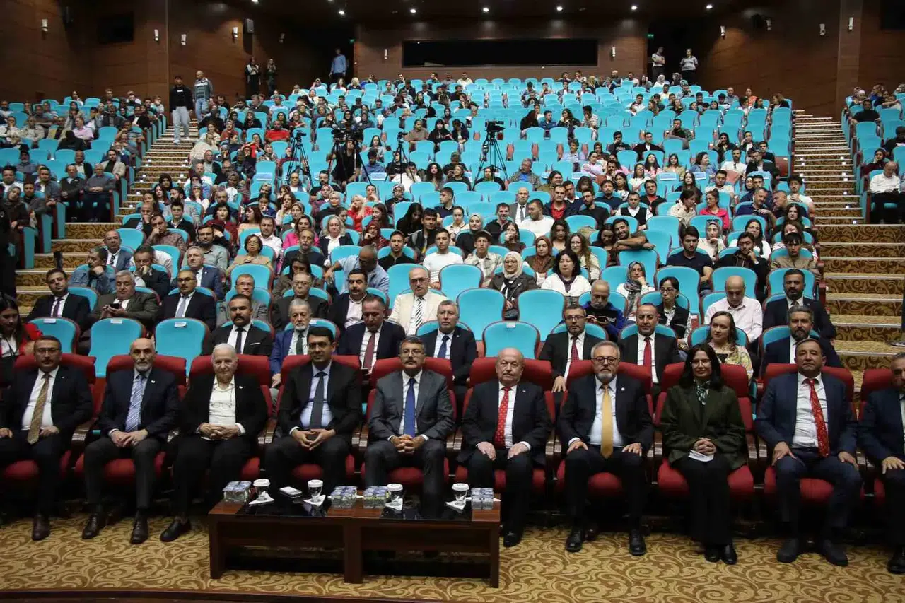 Uşak’ta tarih bilinci tazelendi: Timsal Karabekir gençlerle buluştu