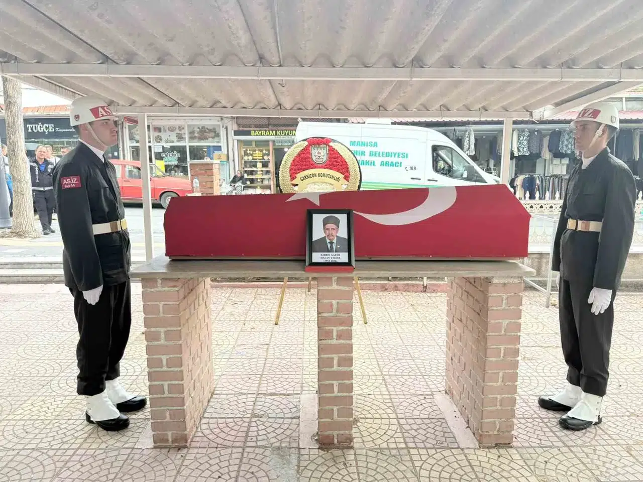 Manisa kahramanını uğurladı: Kıbrıs Gazisi Hasan Yıldız ebediyete intikal etti