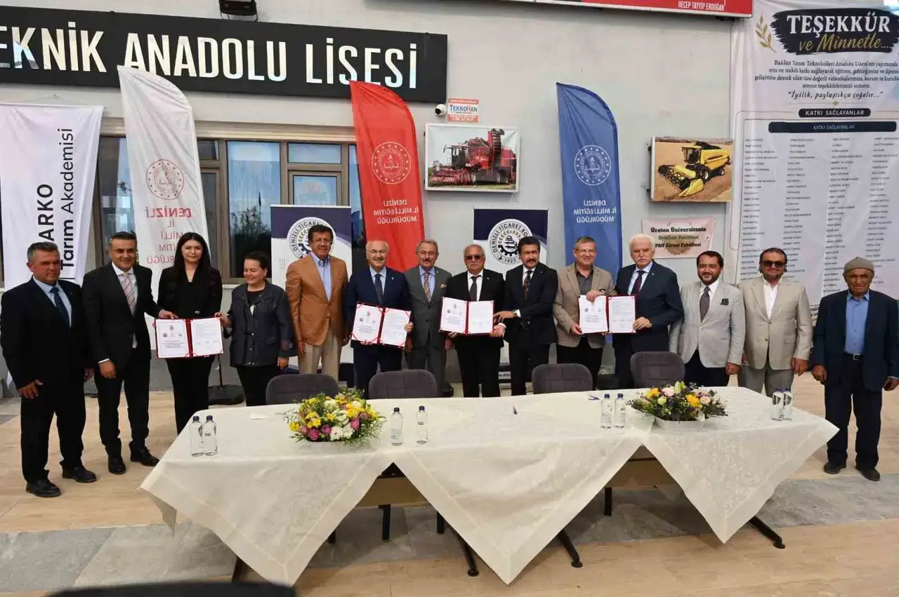 Denizli’de tarımın geleceği genç ellerde şekilleniyor: Yeni iş birliği dönemi başladı