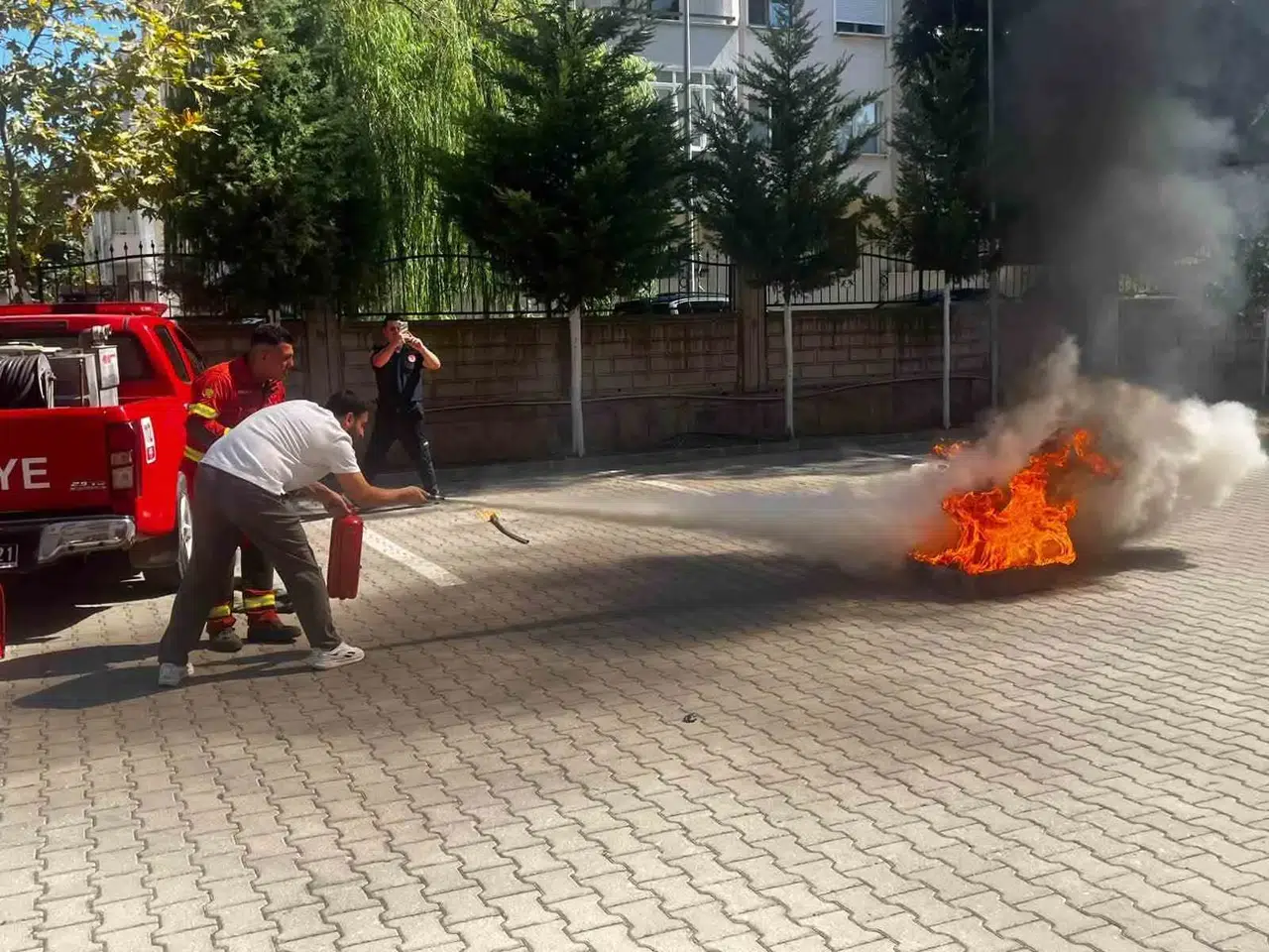 Muğla’da olası afetlere karşı tam donanımlı hazırlık: Personel yangınla mücadeleyi öğrendi
