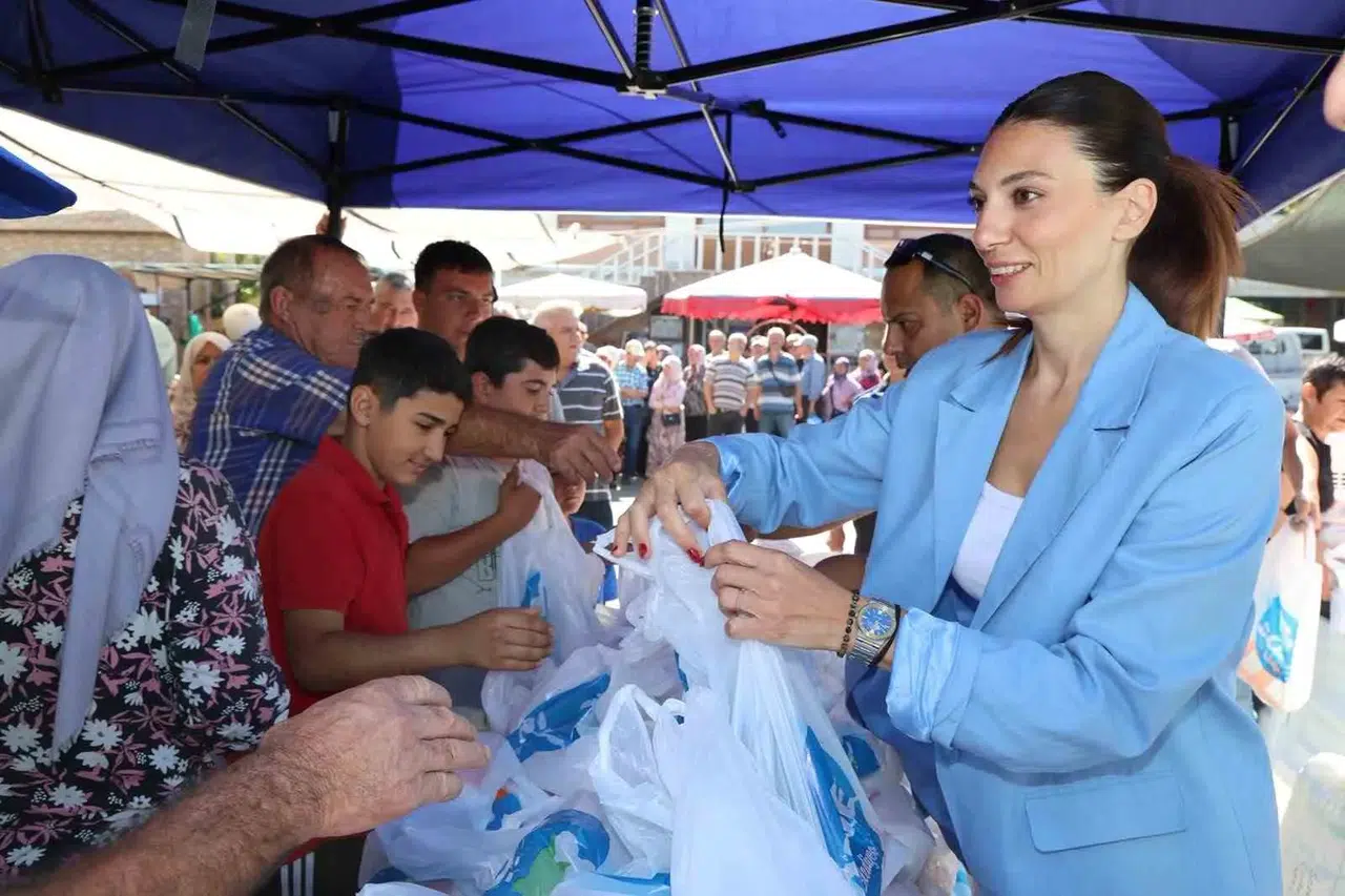 Söke'de tarladan sofraya uzanan dayanışma köprüsü: Belediye unları Bağarası'na ulaştı