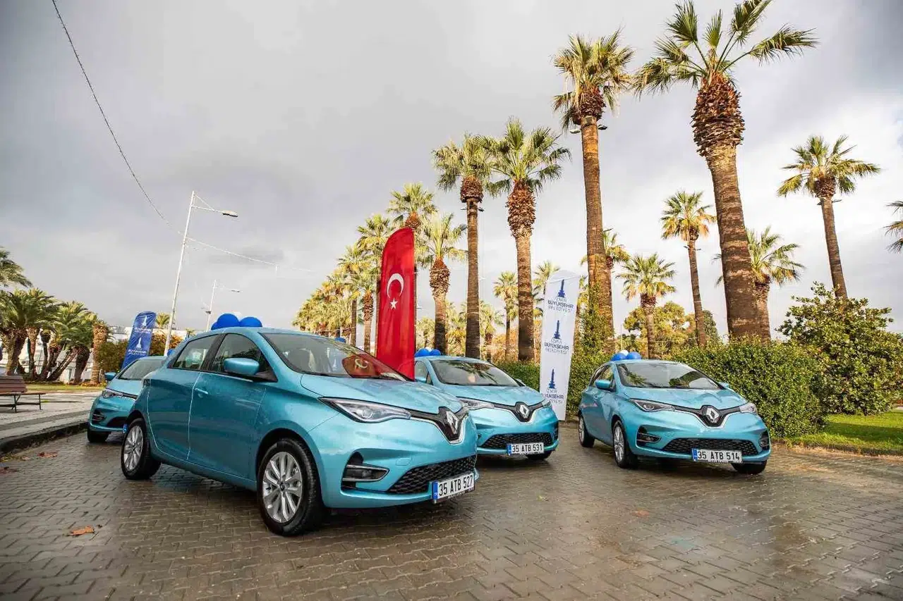 İzmir’in elektrikli filo hamlesi bütçeye nefes aldırdı: Tasarruf oranı yüzde 81’i buldu