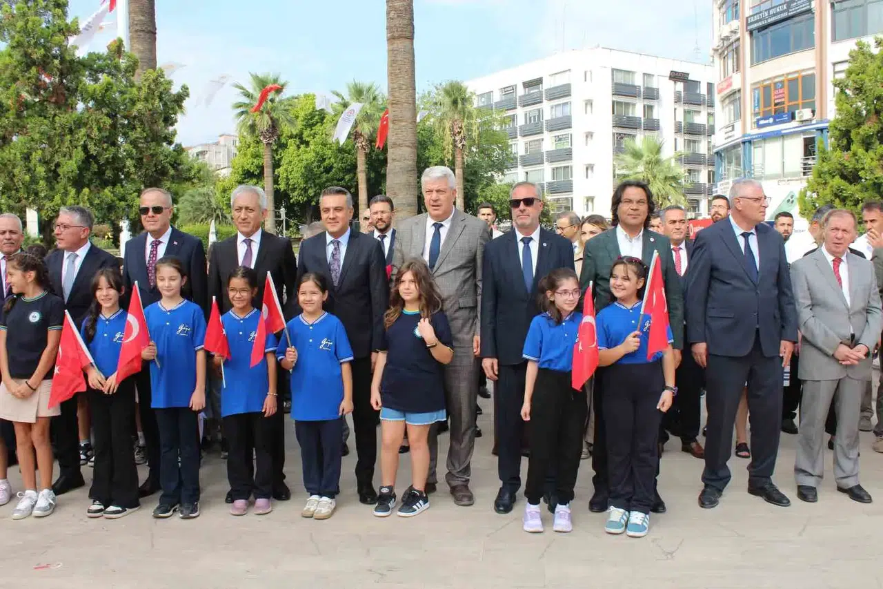 Denizli’de ders zili çelenk töreniyle çaldı: Yeni eğitim yılına görkemli başlangıç