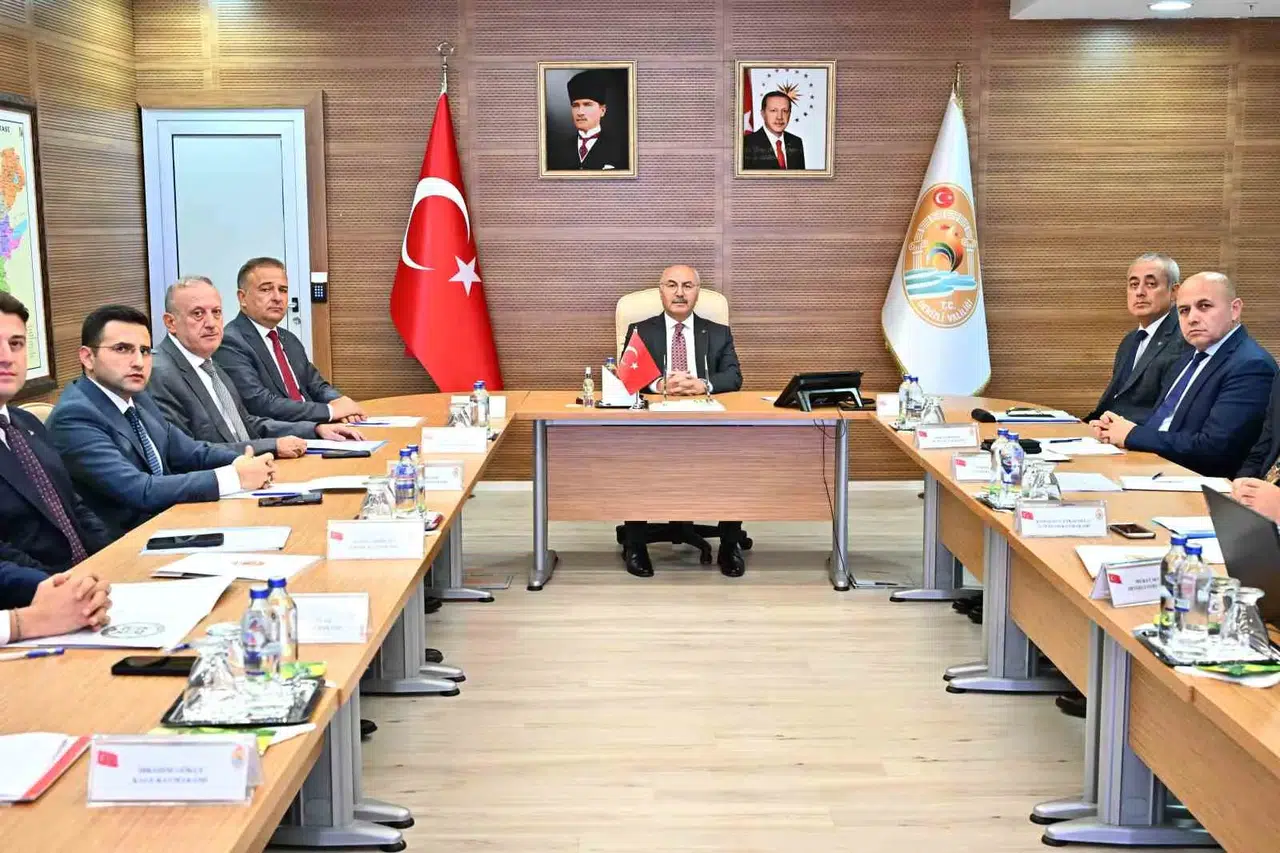 Denizli’de sosyal yardim seferberligi: Vali Köşger’den hizmette verimlilik talimati