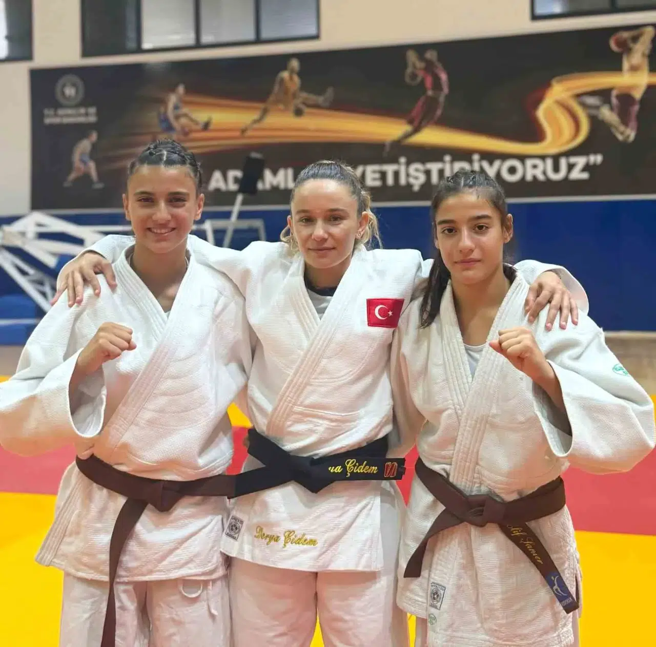 Manisalı judocular Çanakkale’de zirveye kuruldu
