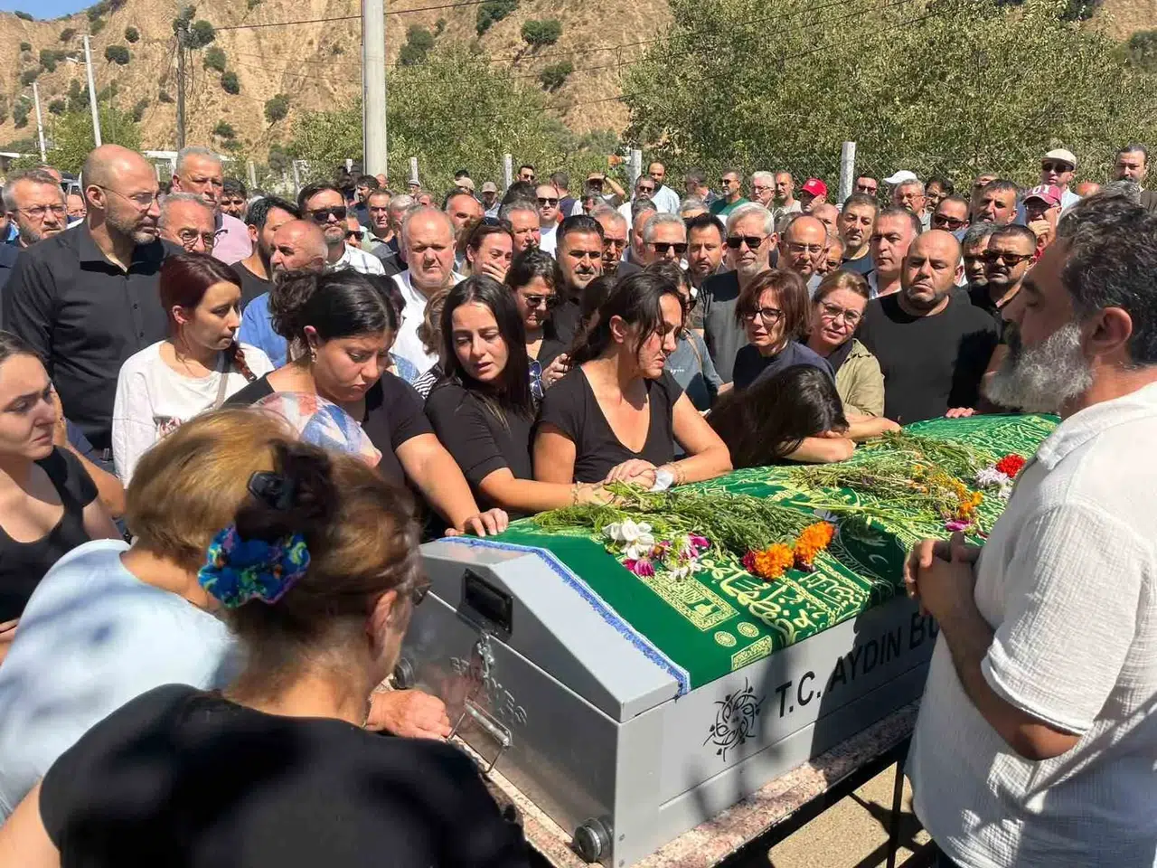 Aydın siyasetinde hüzünlü veda: Ali Çankır gözyaşlarıyla uğurlandı