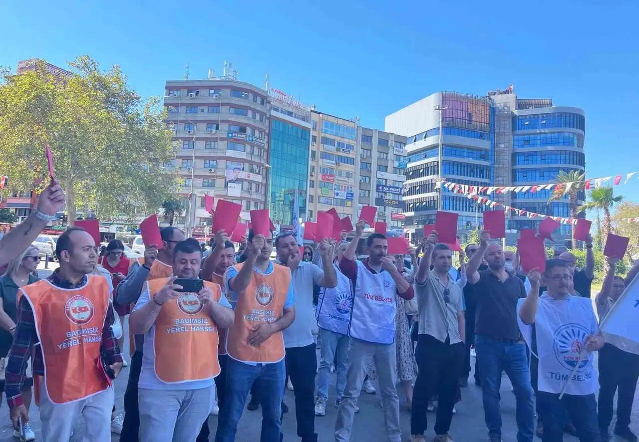 Konak Belediyesi’nde emekçinin sabrı taştı: Yönetime kırmızı kart gösterdiler