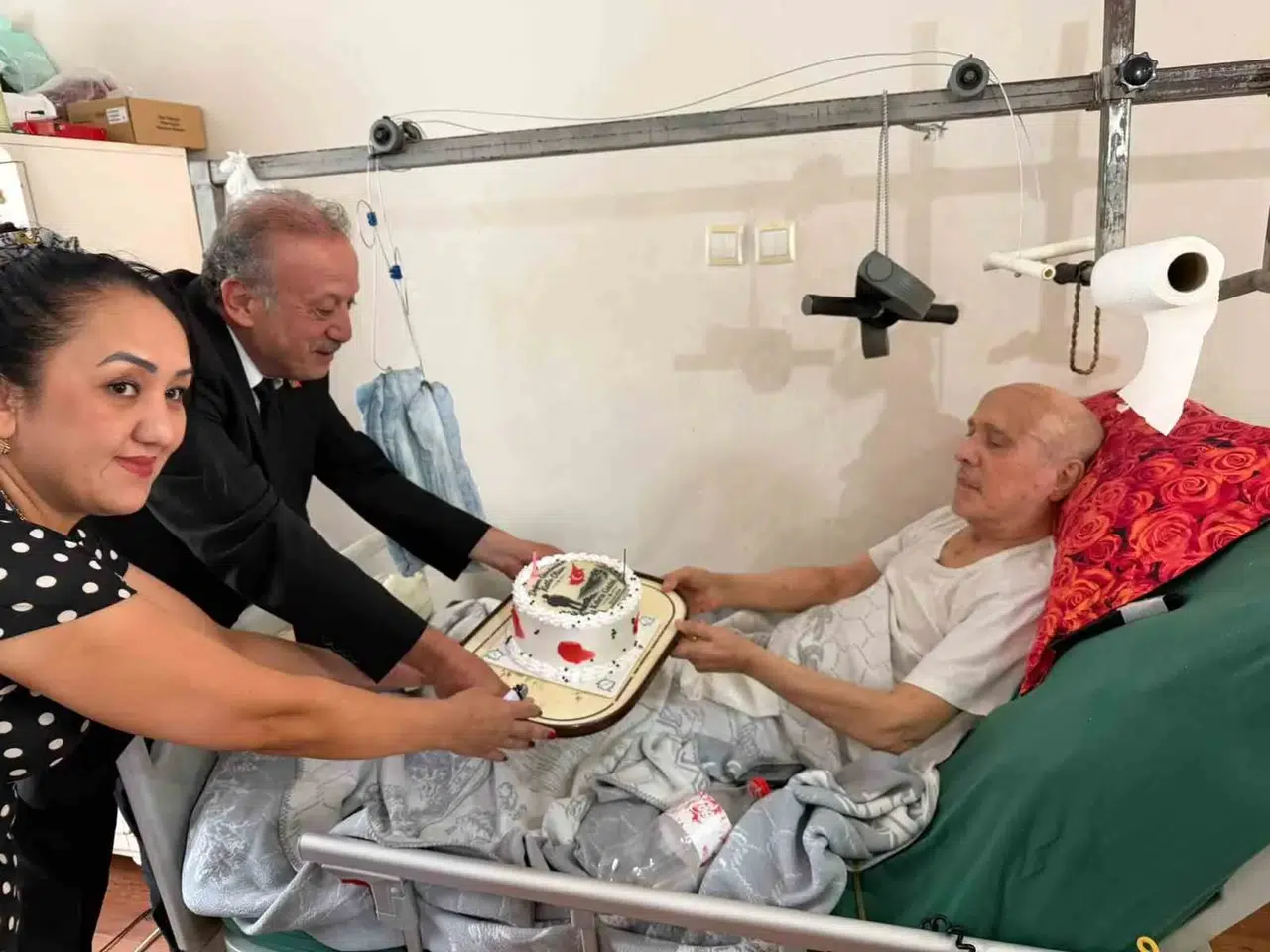 Kahraman gazinin evinde duygusal doğum günü: Vatan millet sağ olsun