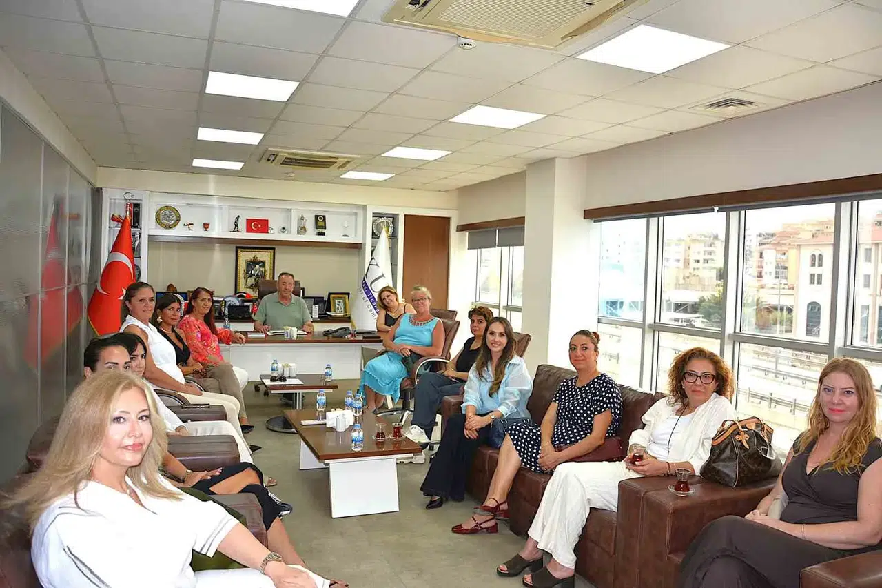 Kuşadası'nda kadın eli ekonomiye güç katıyor: Başkan Akdoğan'dan tam destek