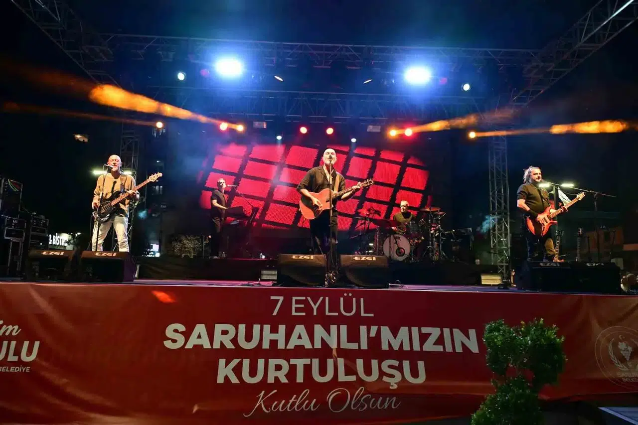Saruhanlı’da 104. yıl gururu: Yüksek Sadakat ile unutulmaz gece