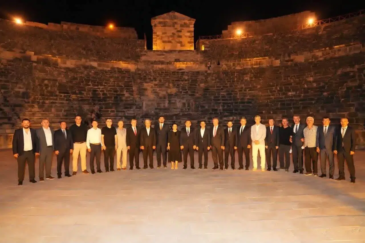 Seydikemer’de tarihi buluşma: Meclis kararları antik kentin gölgesinde alındı