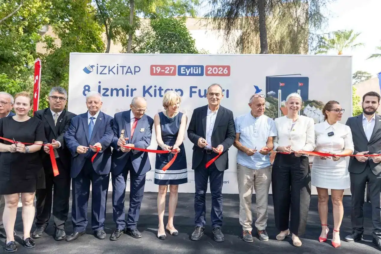 Edebiyat tutkunları Kültürpark’ta buluşuyor: İZKİTAP kapılarını sekizinci kez açtı