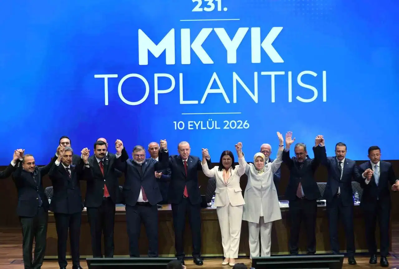 Foça’da yeni dönem: Saniye Bora Fıçı siyasi tercihini iktidar partisinden yana kullandı