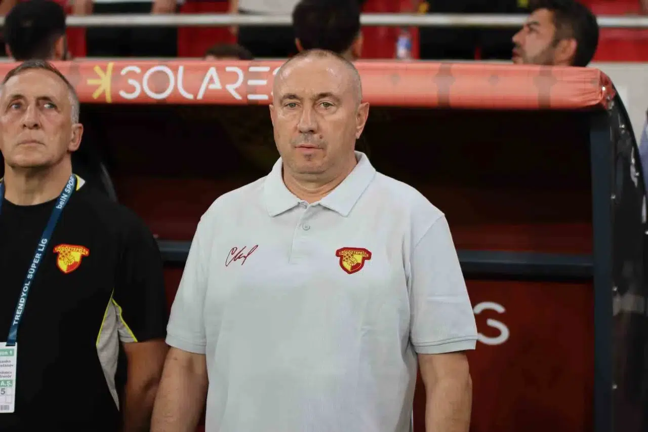 Göztepe'de Stoilov dönemi uzadı: Yönetimden tam destek mesajı