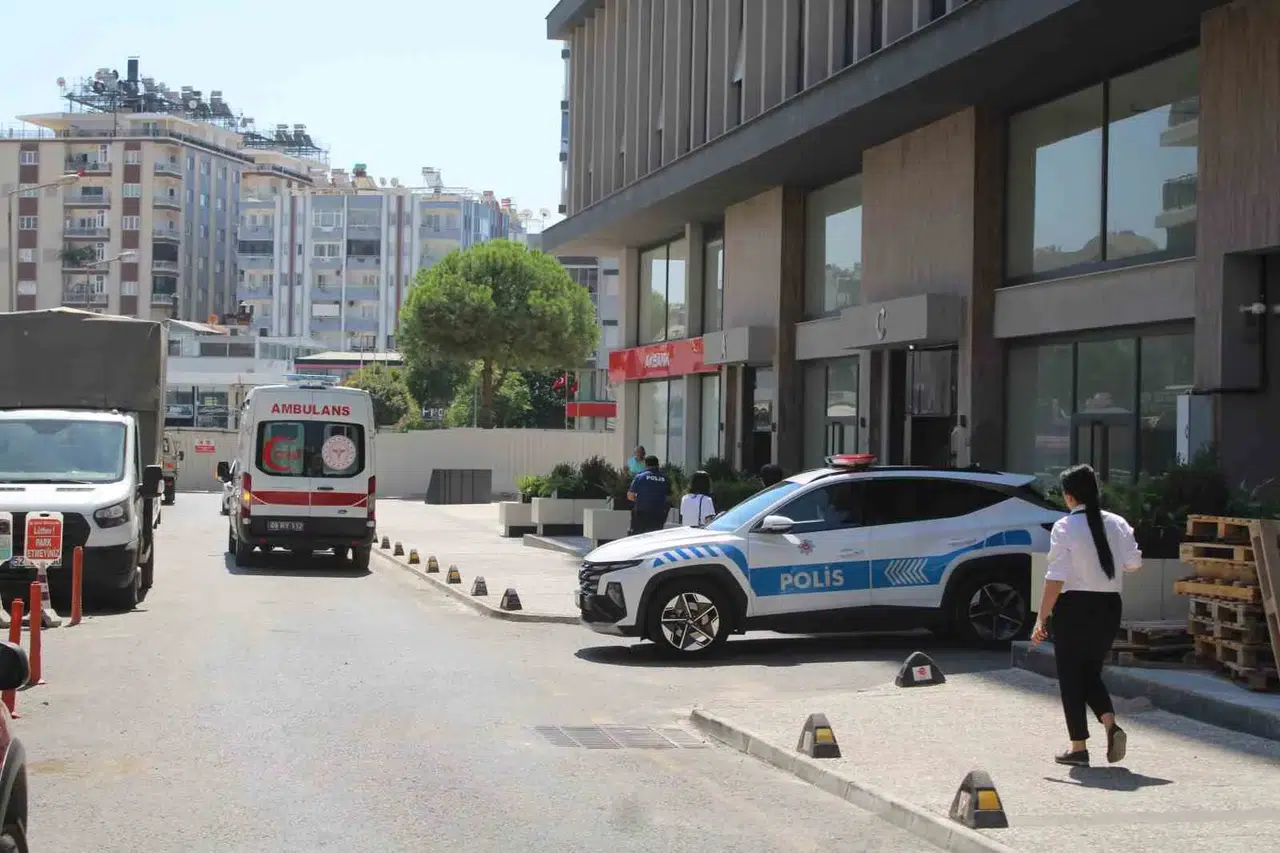 Efeler’de acı dolu ziyaret: Merdiven boşluğuna düşen şahıs hastanelik oldu