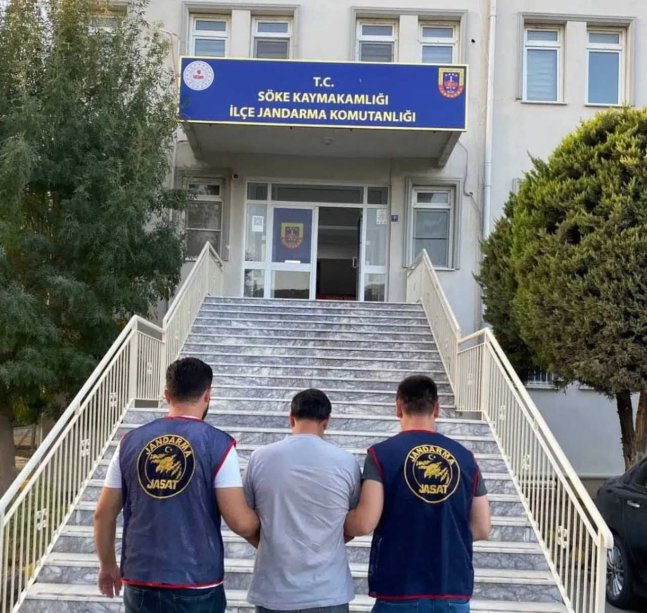 Söke’de uzun süredir aranan hırsızlık hükümlüsü kaçamadı