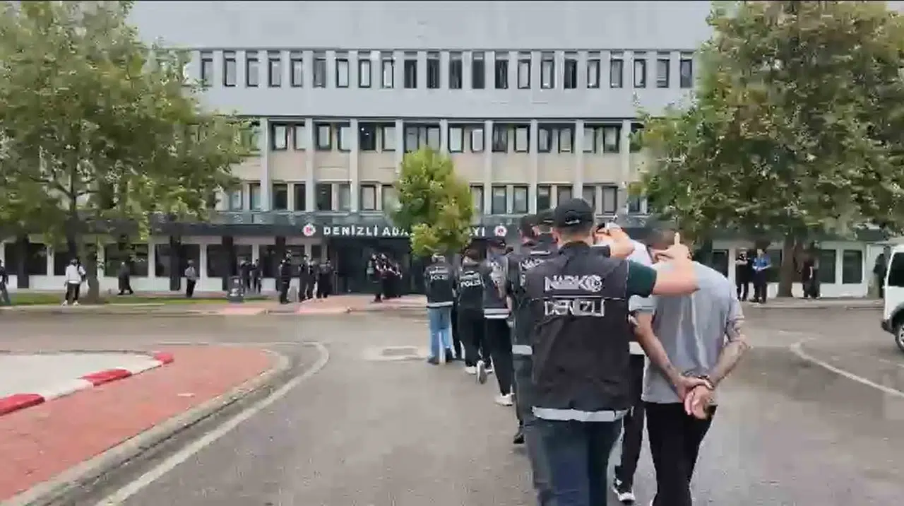 Denizli narkotik ekiplerinden zehir tacirlerine ağır darbe: 12 tutuklama
