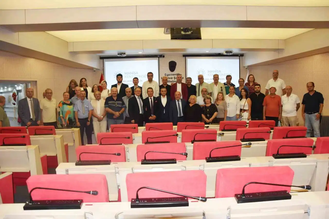 Manisa’da Hakkı Bayraktar dönemi güven tazeleyerek devam ediyor