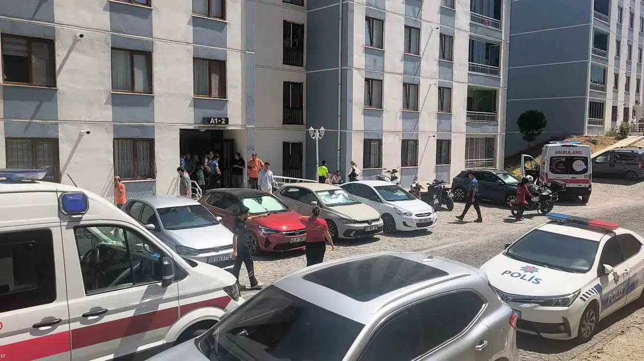 Menteşe’de Korkutan Tablo: Eve Giren Arkadaşları İki Cansız Bedenle Karşılaştı