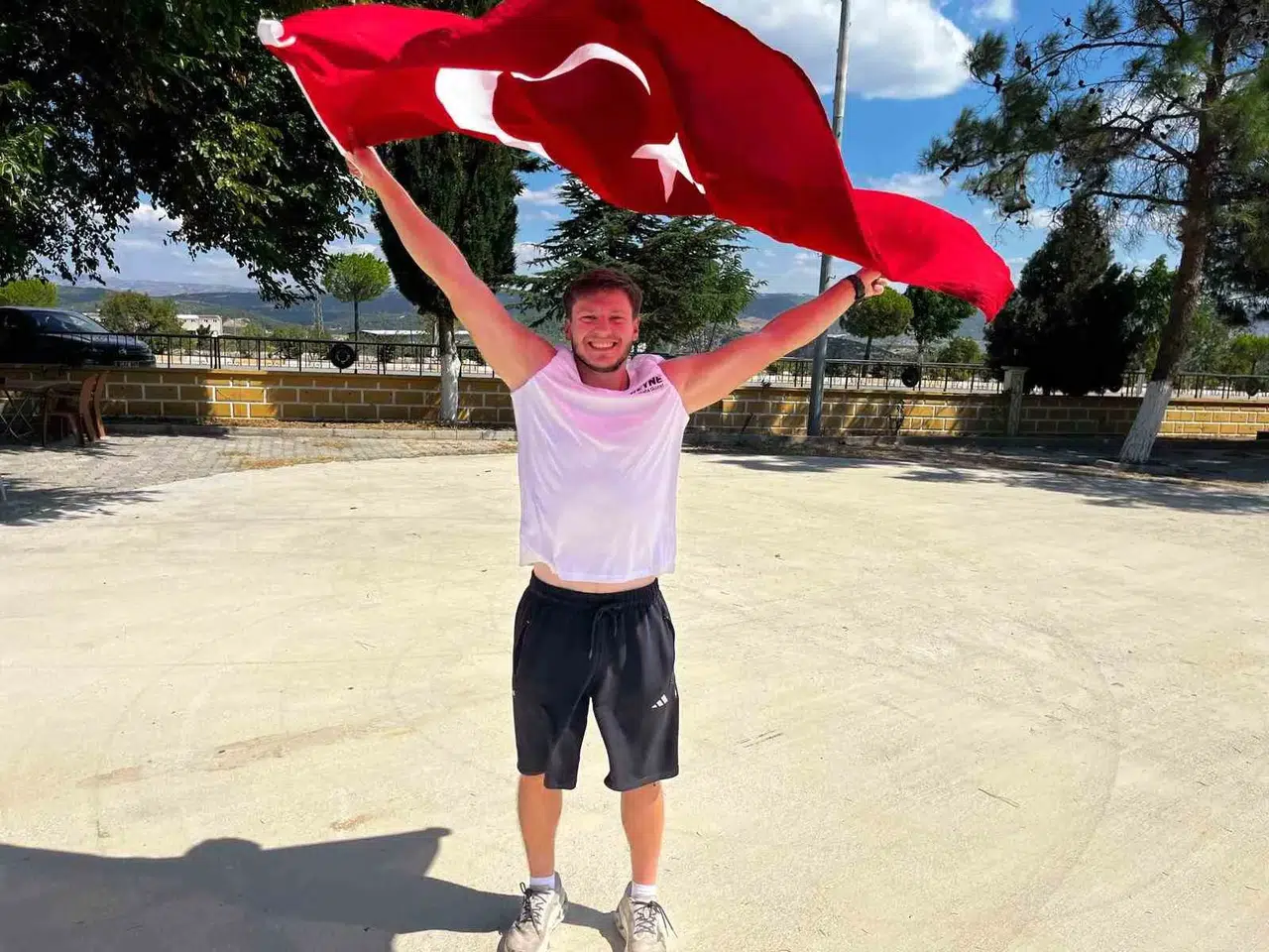 Almanya’dan Buldan’a uzanan 53 günlük dev maraton: Ayakları kanadı ama vatan hasretiyle durmadı