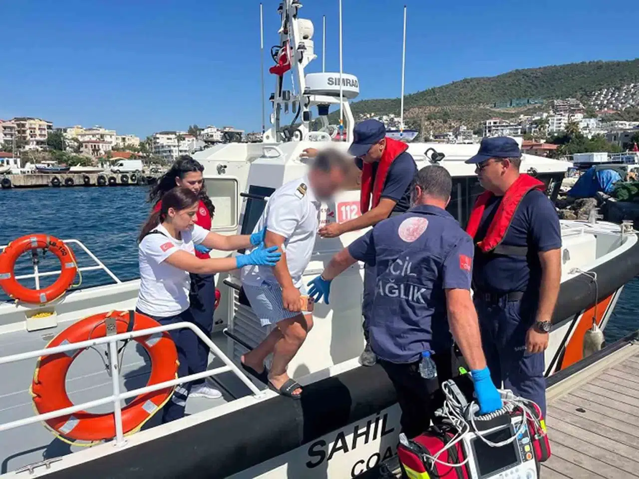 Mavi sularda zamana karşı yarış: Sahil Güvenlikten kritik kurtarma operasyonu