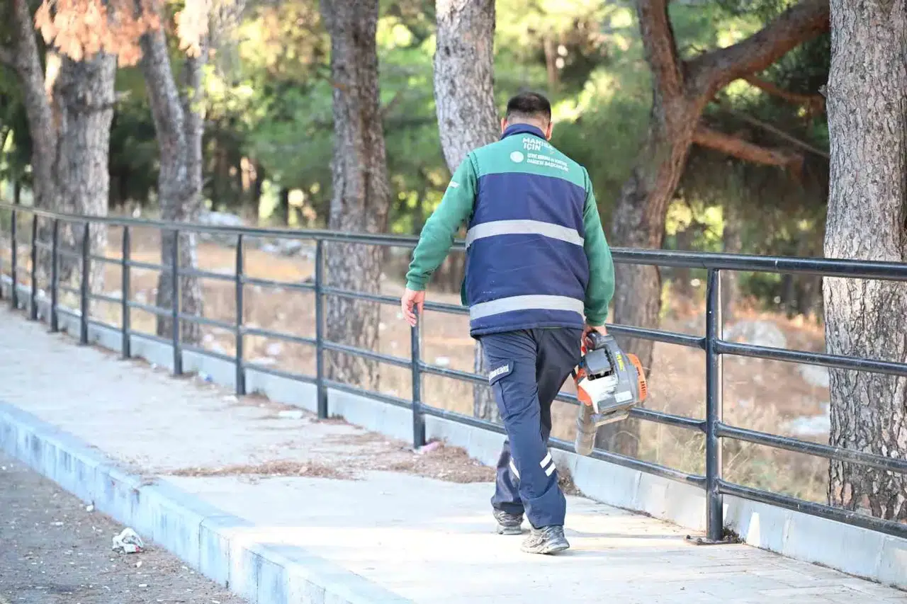 Manisa’nın doğasına üç koldan temizlik operasyonu: Mevlevihane yolu yeniden nefes aldı
