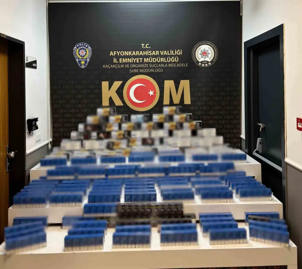 Dinar’da kaçakçılık operasyonu: Binlerce ürüne el konuldu