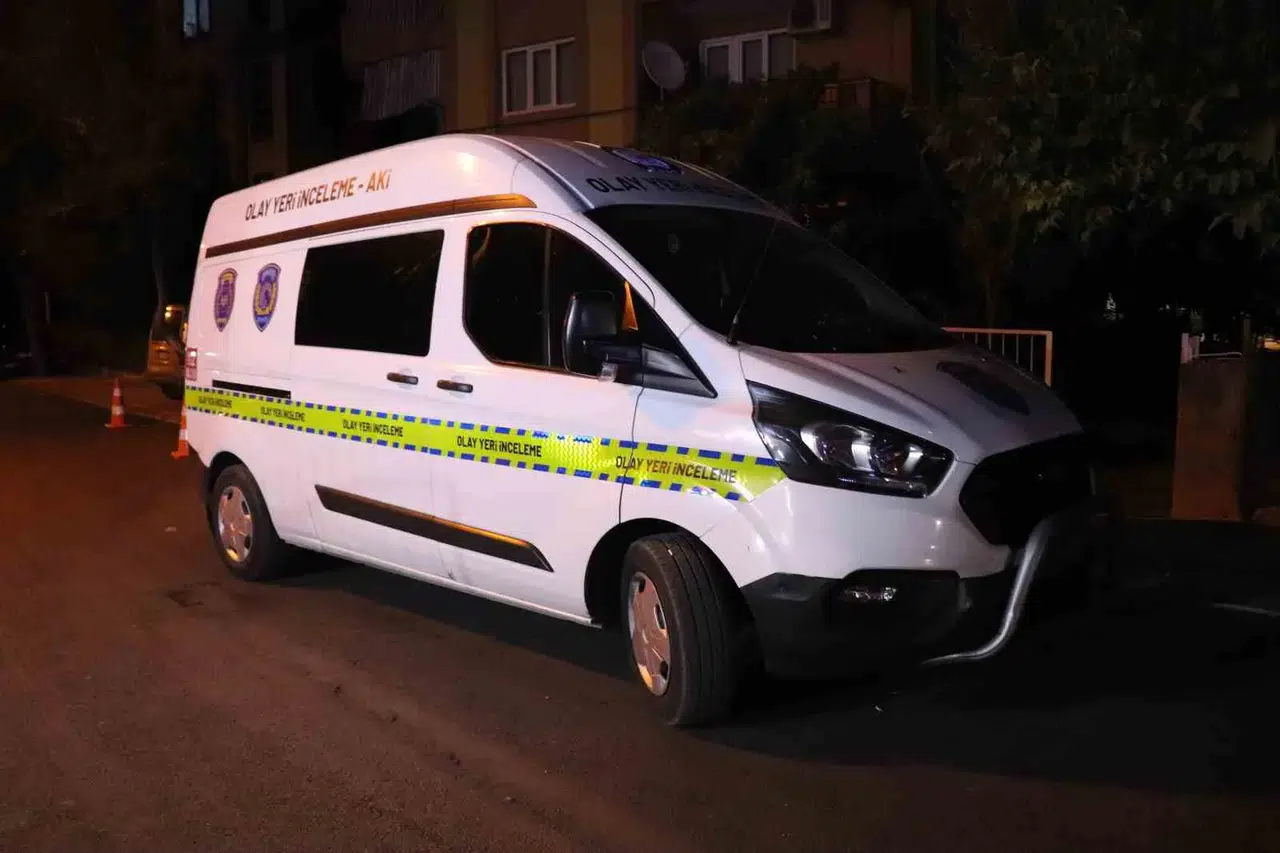 Denizli’de Ev Arkadaşları Arasındaki Sözlü Atışma Kanlı Bitti: 27 Yaşındaki Genç Yaralandı