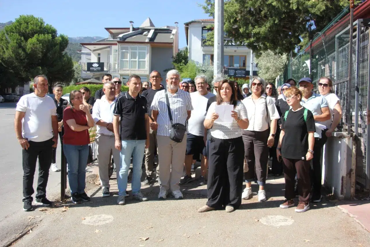 Denizli’de okul belirsizliği: Veliler LGS sürecinin aksamasından endişeli