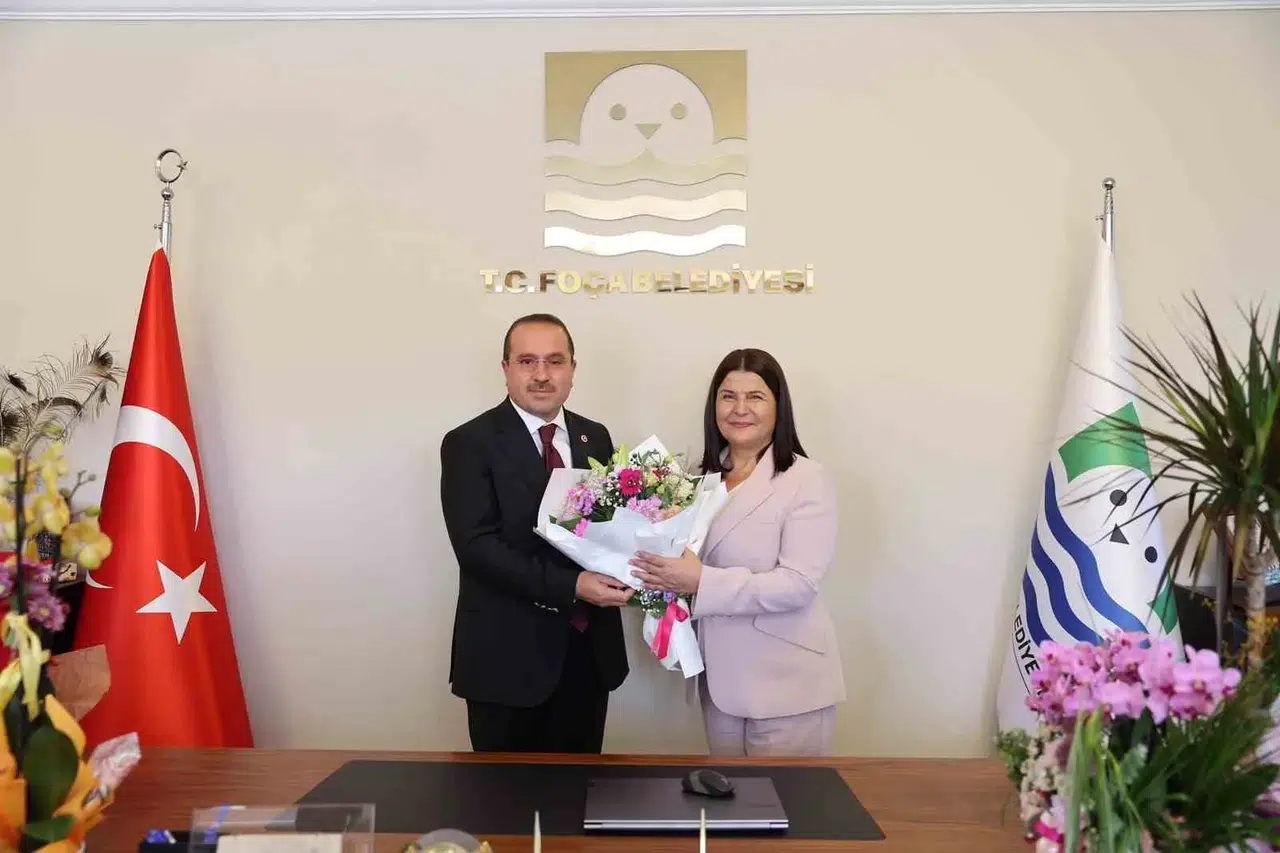 Foça'da yeni dönem: AK Parti'den belediye başkanına ziyaret
