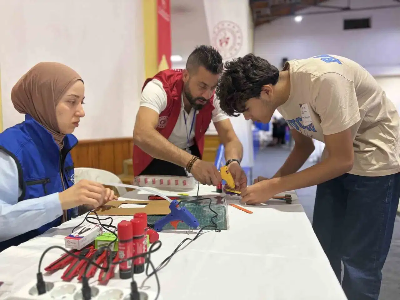 Aydın'da teknoloji tutkunu gençler geleceğin dünyasını tasarlıyor