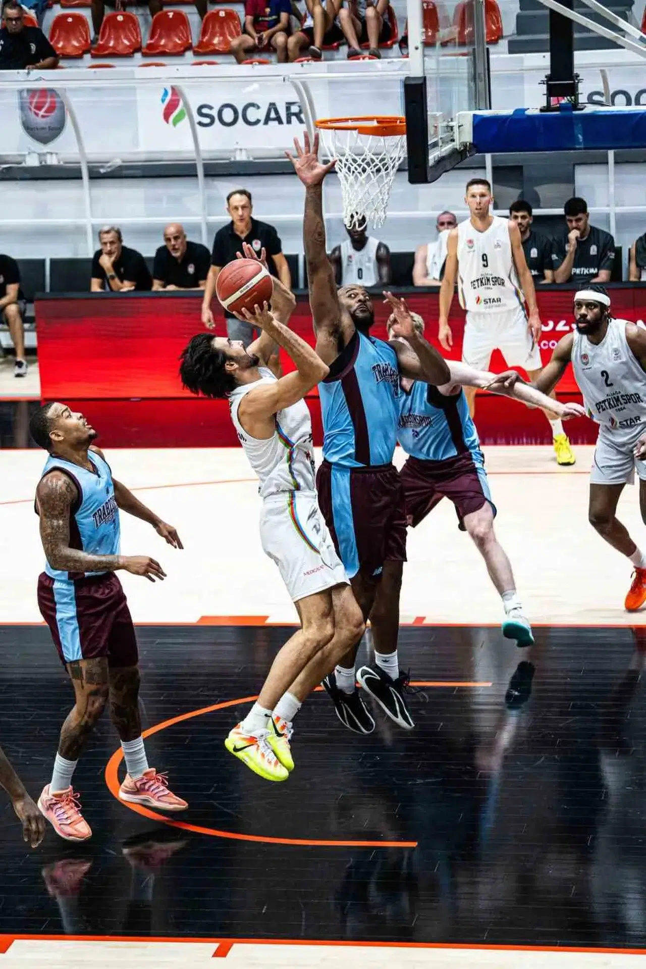 Ege derbisinde prova vakti: Karşıyaka ve Petkimspor kozlarını paylaşıyor