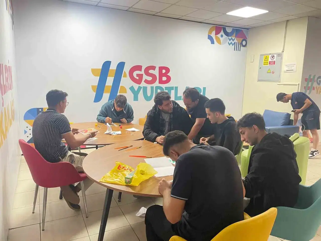 Muğla’da yurtlar kampüse dönüştü: Gençler sanatla ve sporla nefes alıyor