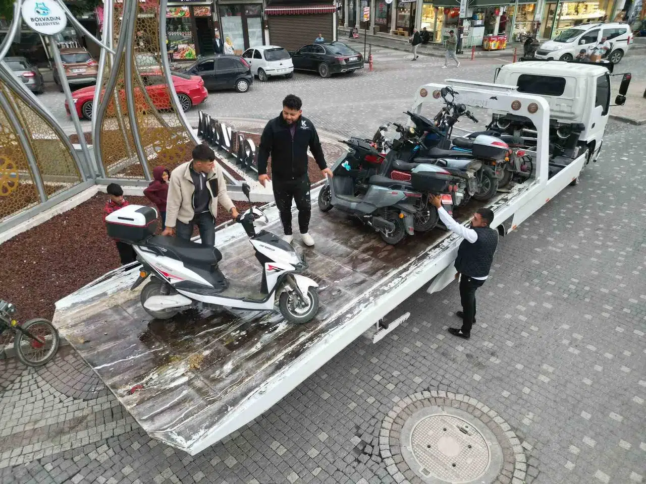 Bolvadin yollarında motosiklet operasyonu: Kuralsızlığa geçit yok