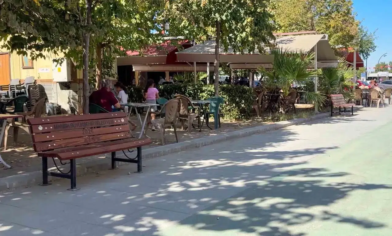 Manisa'da aile çay bahçesinde skandal: Tuvalete yerleştirilen gizli kamera yakalattı