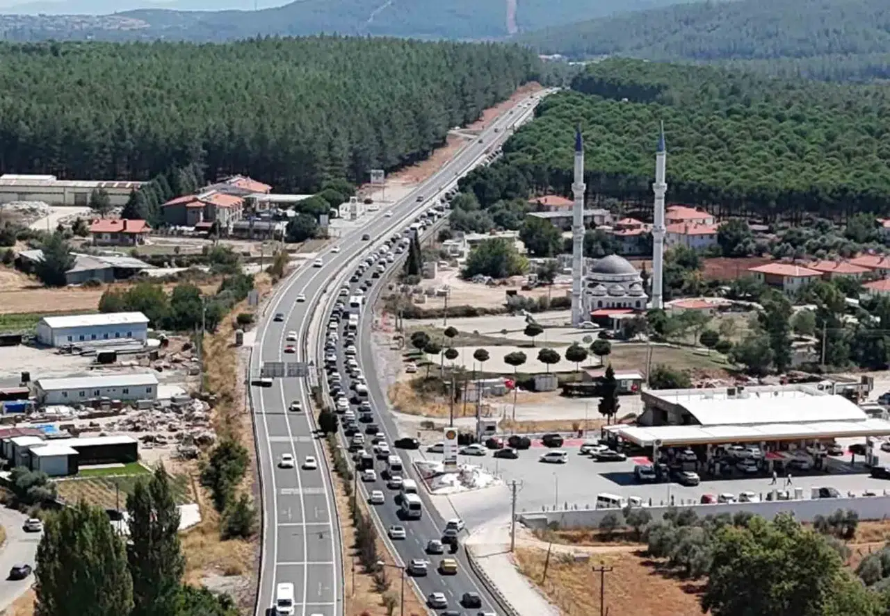 Muğla trafiğinde zincirleme kabus: 7 araç birbirine girdi