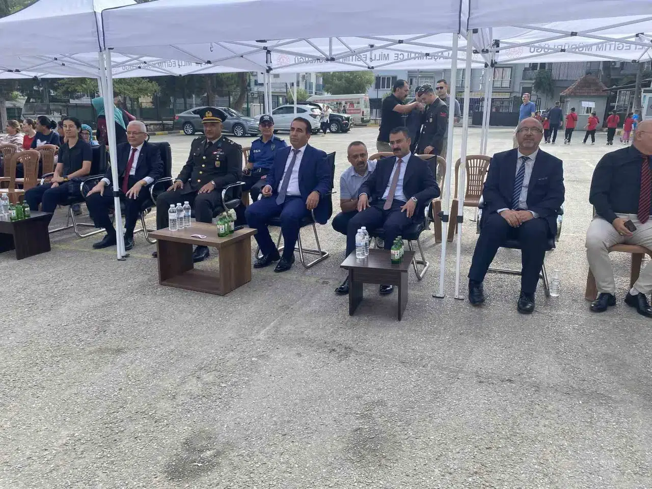 Alaşehir’de ders zili coşkuyla çaldı: 18 bin öğrenci için yeni dönem başladı