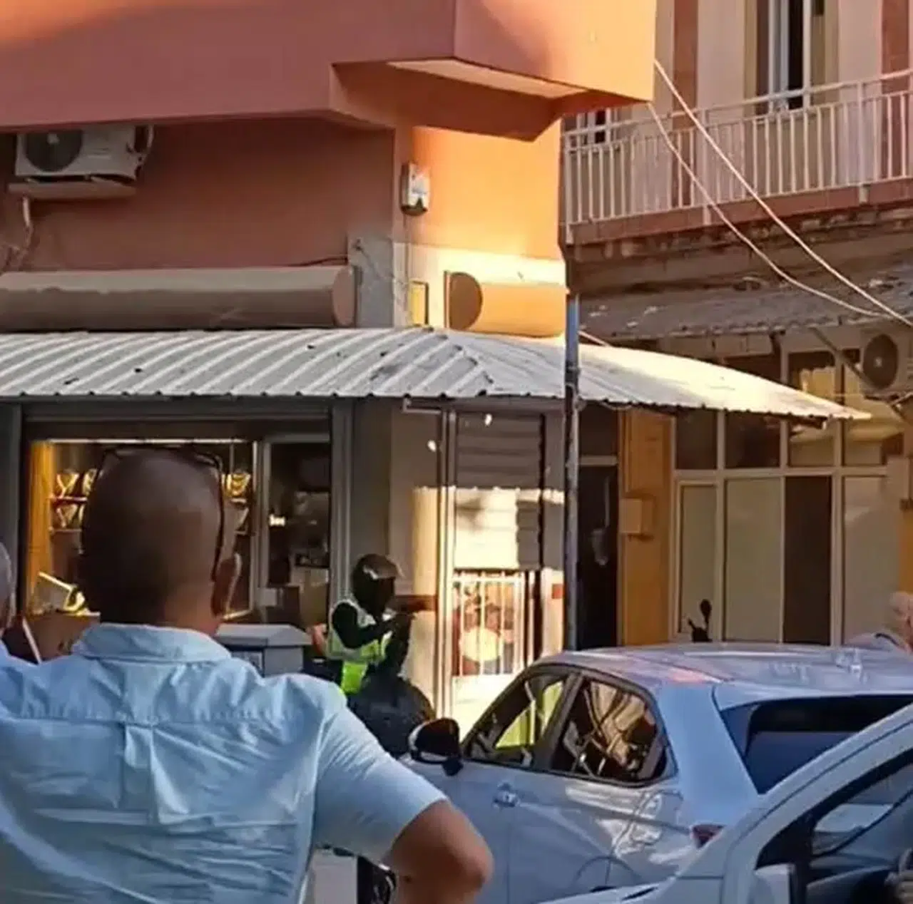 Salihli'de kuyumcu dehşeti: Esnafın kahramanca müdahalesi faciayı önledi