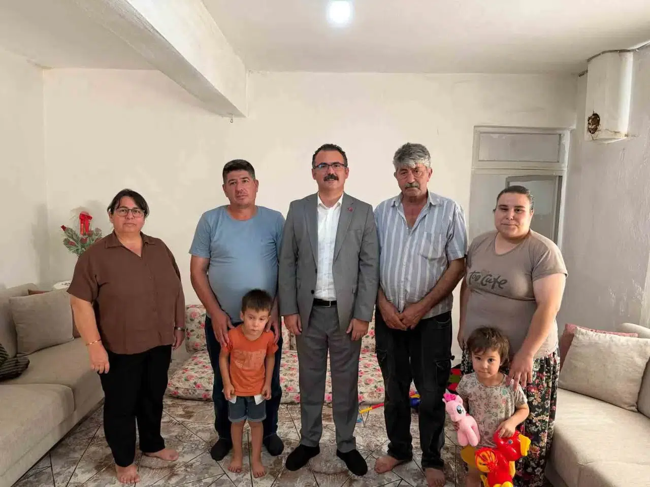 Sultanhisar’da kapı kapı dolaşıyorlar: Devletin şefkat eli hanelere ulaşıyor