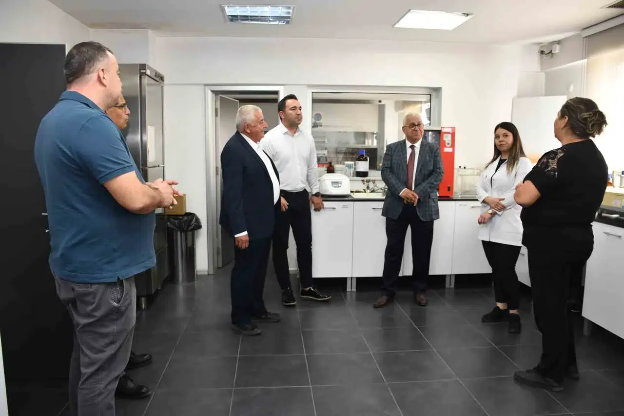 Aydın’ın tarım üssünde kritik denetim: Başmüfettiş Şahin laboratuvarı mercek altına aldı