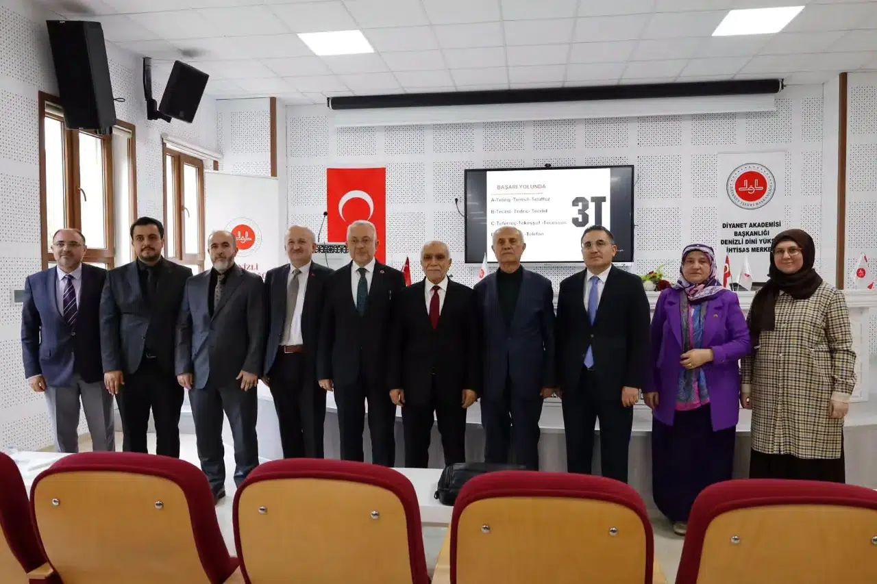 Denizli’de din görevlilerine rehberlik eğitimi: İdeal temsilin kapıları aralandı