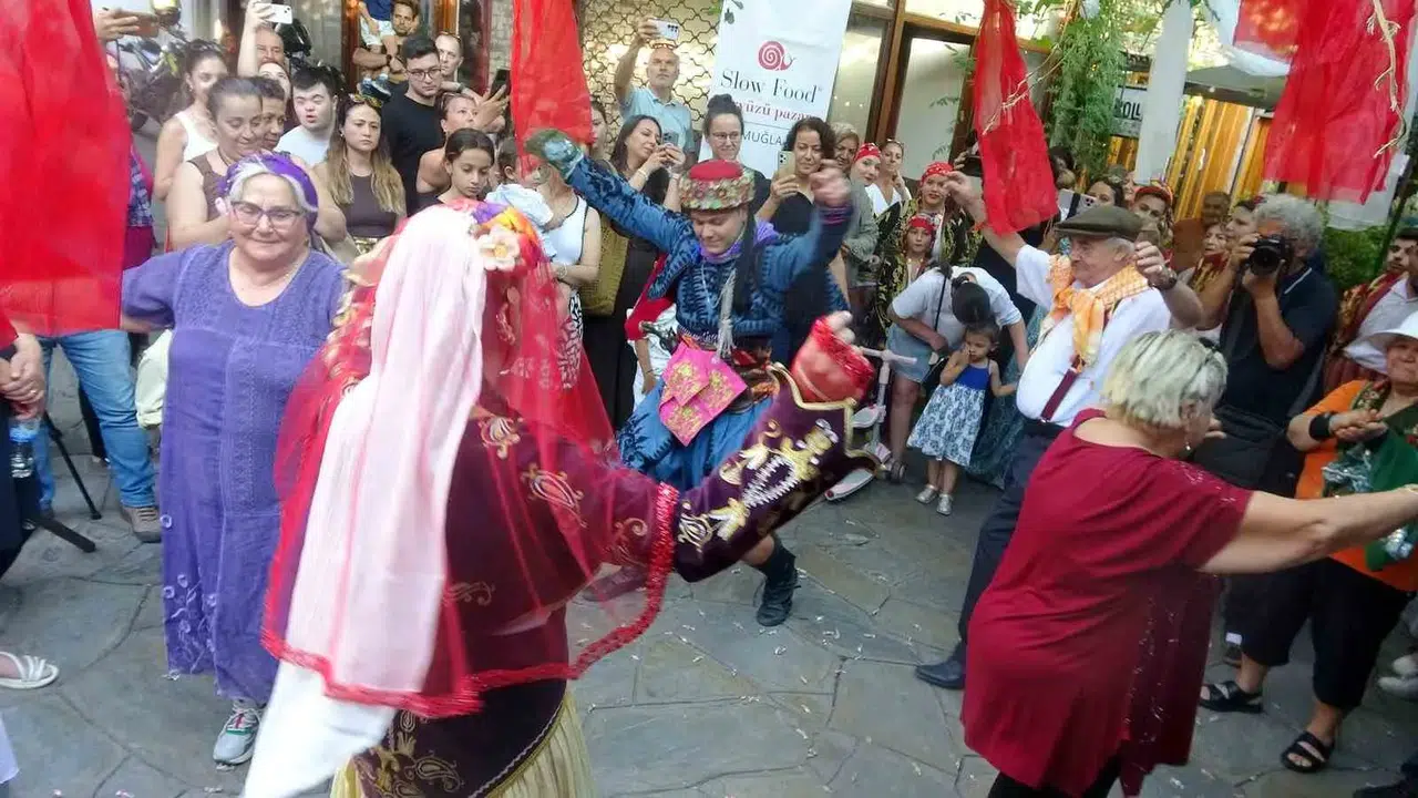 Menteşe’nin kalbinde lezzet ve gelenek buluşması: 5. Düğün Yemekleri Festivali başladı