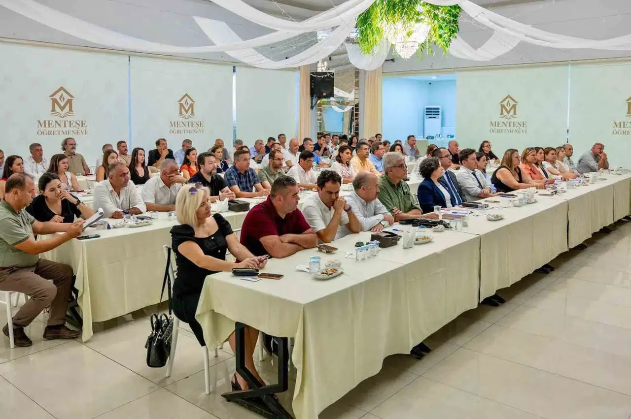Menteşe'de Eğitim Seferberliği: Yeni Dönem Planlaması Müdürler Kurulu'nda Masaya Yatırıldı